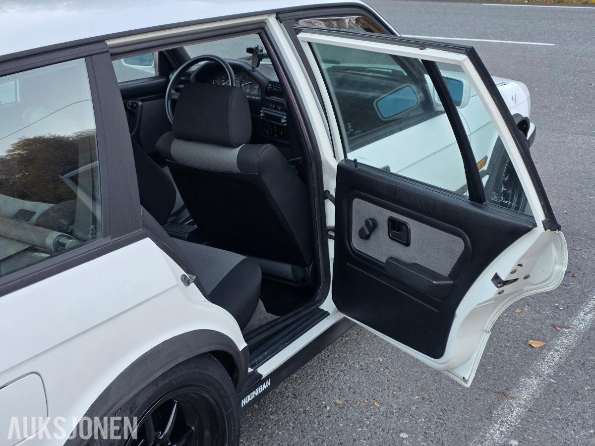 1991 BMW E30 324TD Touring 