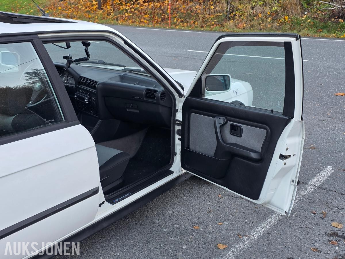 1991 BMW E30 324TD Touring 