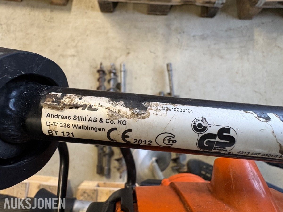 STIHL BT 121 jordbor med flere bor