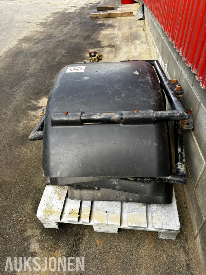 2018 4 stk skjermer til CAT 316 hjulgraver