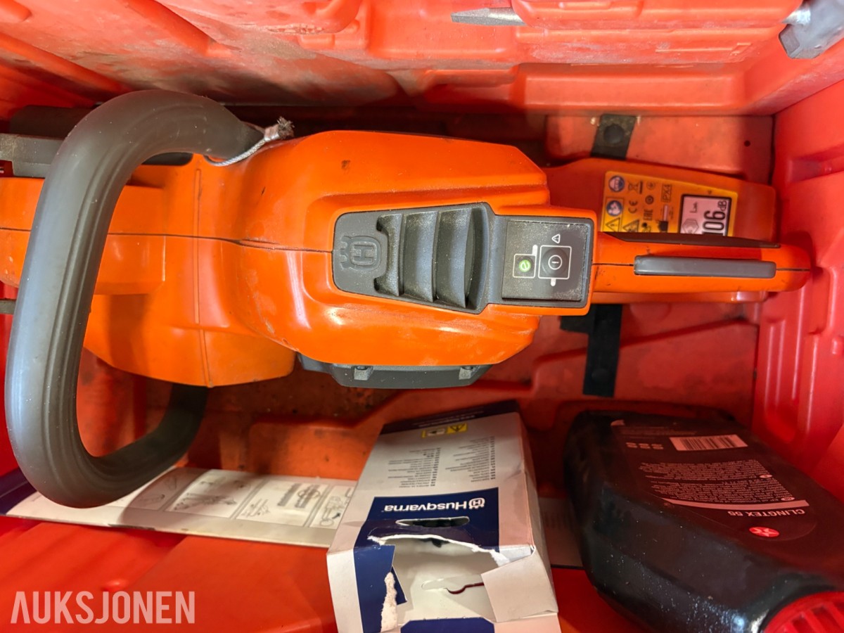 Husqvarna 535i XP batterimotorsag med vernebukse