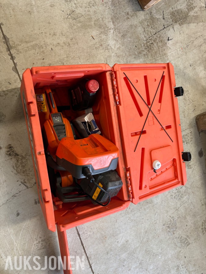 Husqvarna 535i XP batterimotorsag med vernebukse