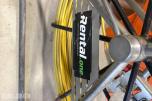 Trekkefjær i glassfiber på stativ med hjul