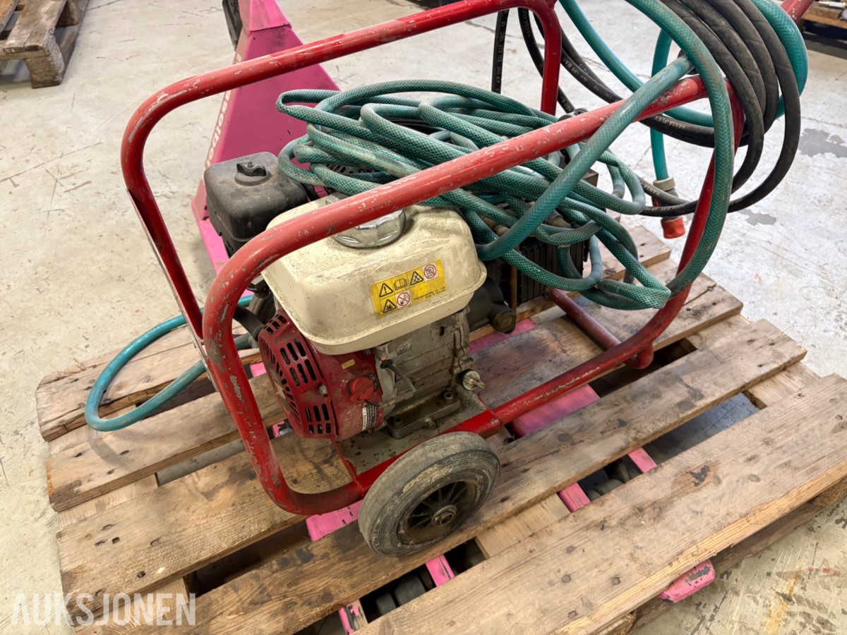 TPM-50 bensindrevet trykkprøvepumpe med Honda GX120