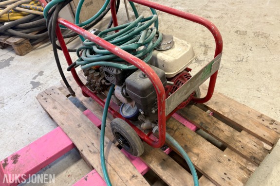 TPM-50 bensindrevet trykkprøvepumpe med Honda GX120