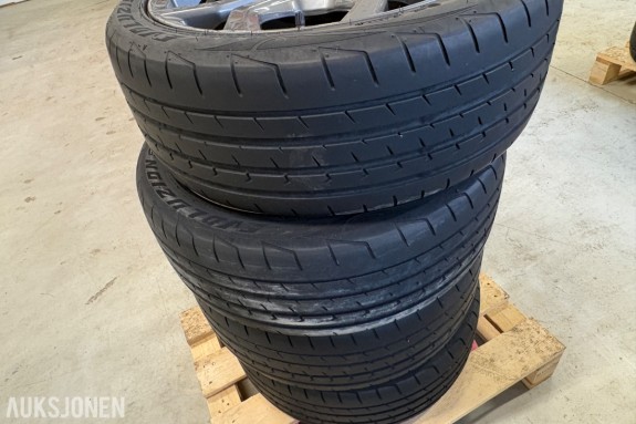 4 stk. Ford 17" aluminiumsfelger med Bridgestone Potenza S001 205/45 ZR17