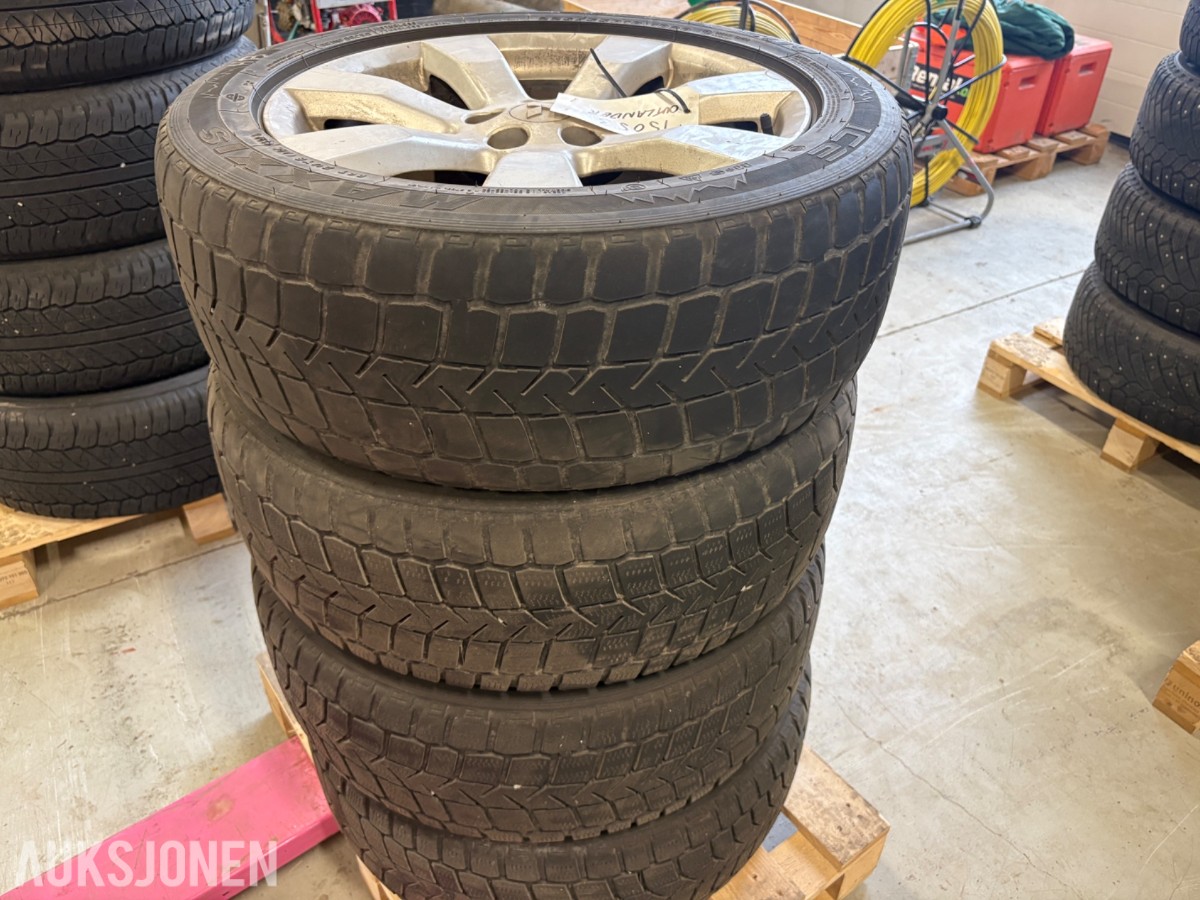 4 stk. 18" aluminiumsfelger med dekk 225/55 R18