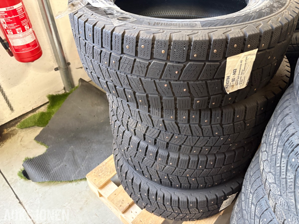 4 stk piggdekk 215/65 R16C 109/107R