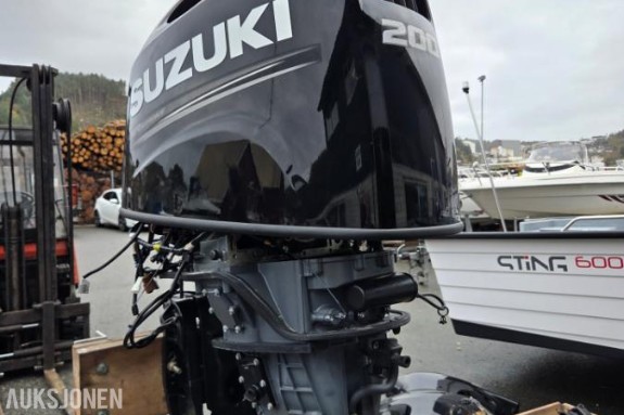 Suzuki DF200APX 2017 - ca 350 timer – Selges som reparasjonsobjekt