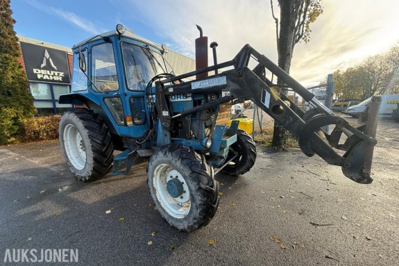 1980 Ford 6700 traktor  m/laster m/ triangel feste - MVA FRI