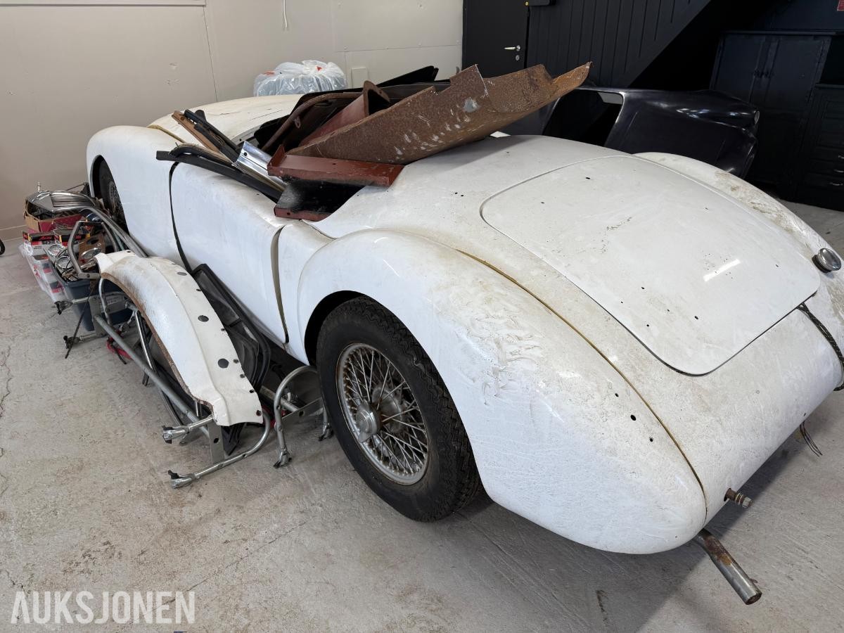 1955 MG MGA Roadster – Restaureringsprosjekt – Fortollet – Mye deler