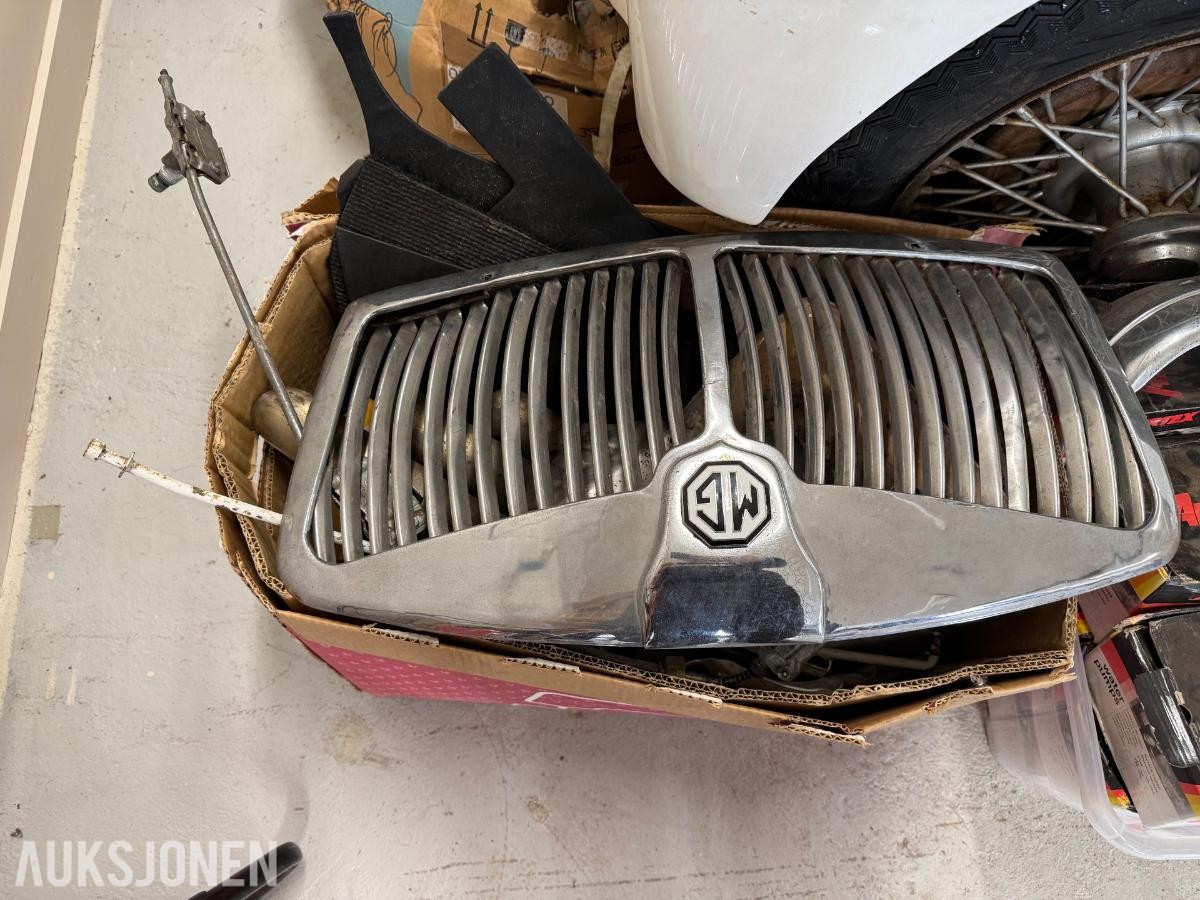 1955 MG MGA Roadster – Restaureringsprosjekt – Fortollet – Mye deler