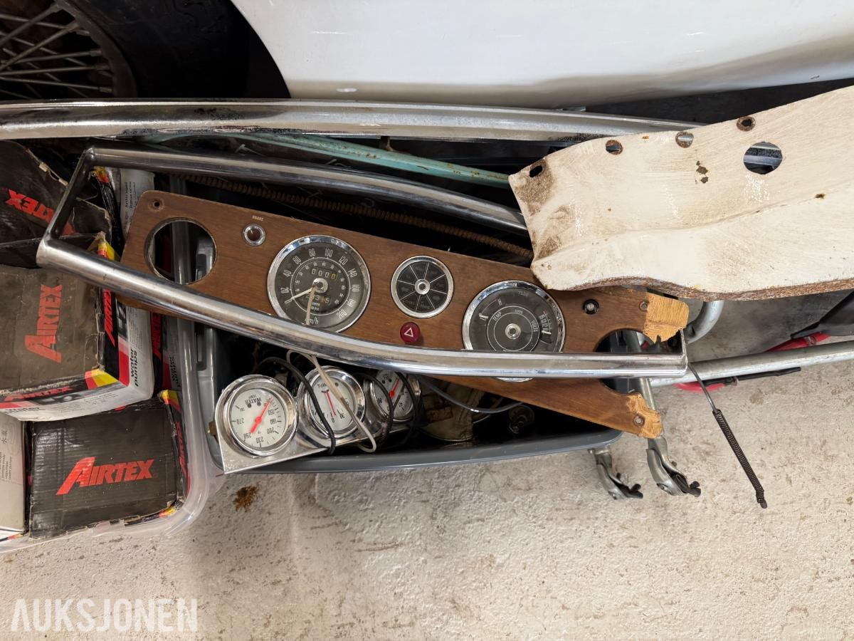 1955 MG MGA Roadster – Restaureringsprosjekt – Fortollet – Mye deler