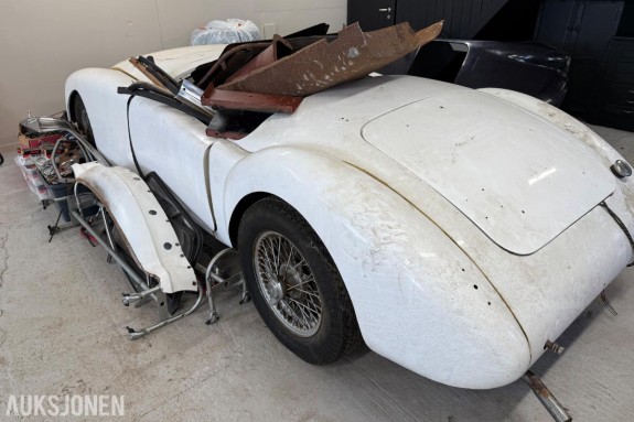 1955 MG MGA Roadster – Restaureringsprosjekt – Fortollet – Mye deler