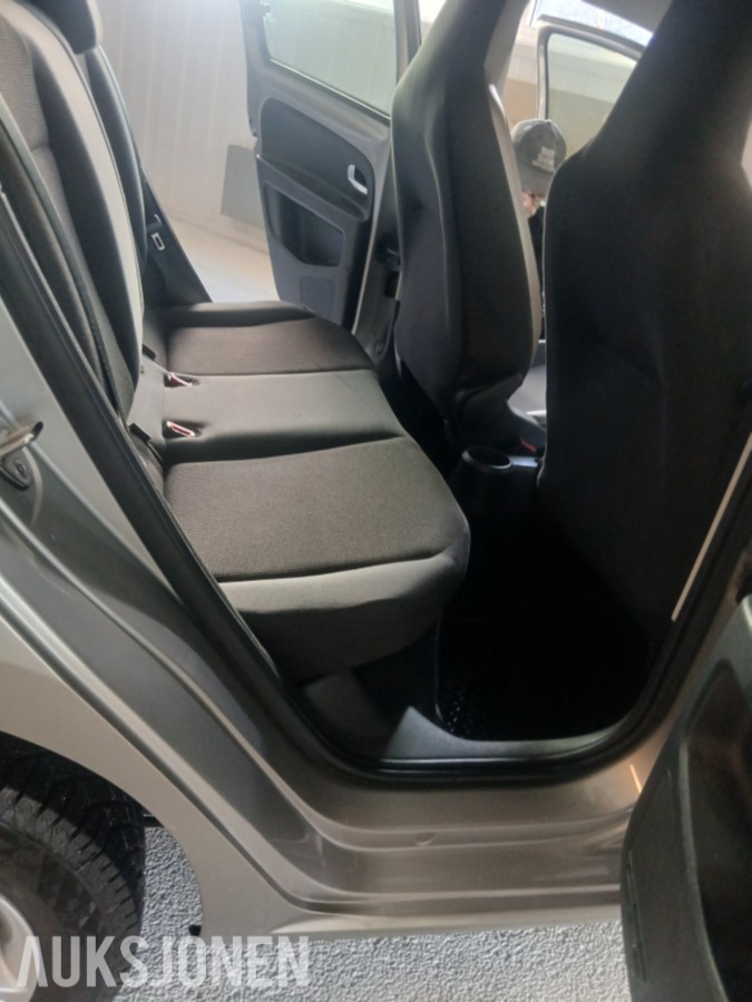 2015 Volkswagen UP! 60hk