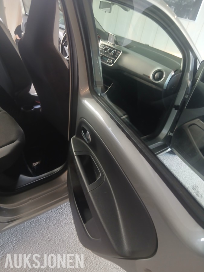 2015 Volkswagen UP! 60hk