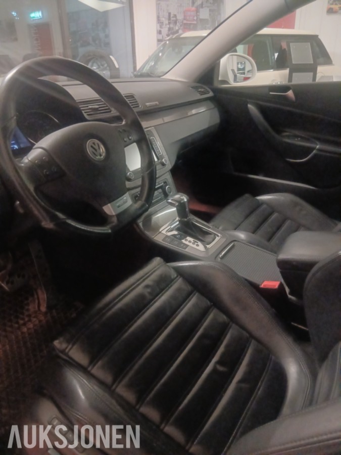 2010 Volkswagen PASSAT 2.0-140 D R-Line DSG / EU-OK til 09.2028 / H.feste