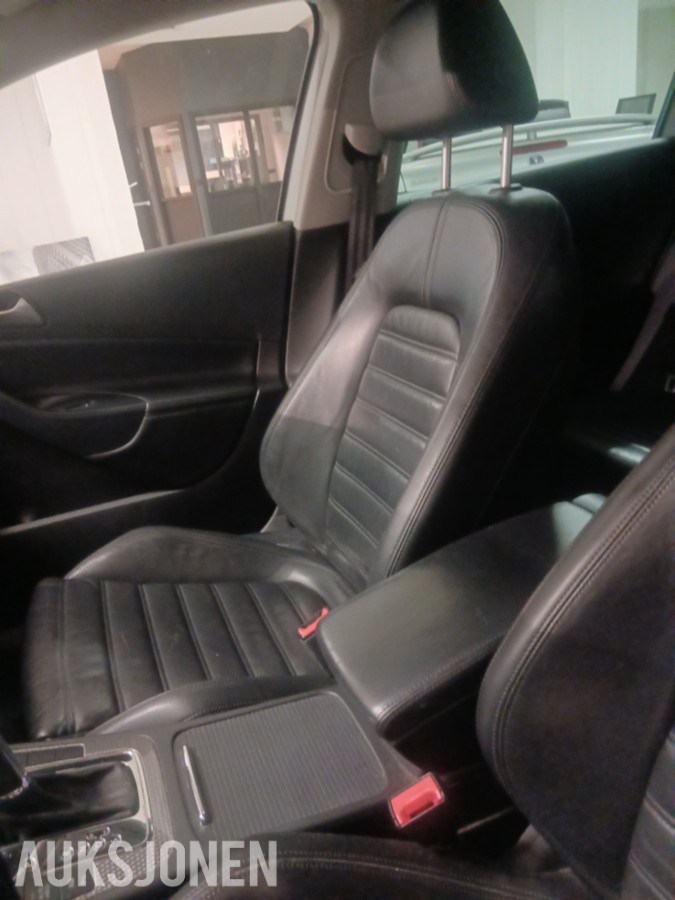 2010 Volkswagen PASSAT 2.0-140 D R-Line DSG / EU-OK til 09.2028 / H.feste