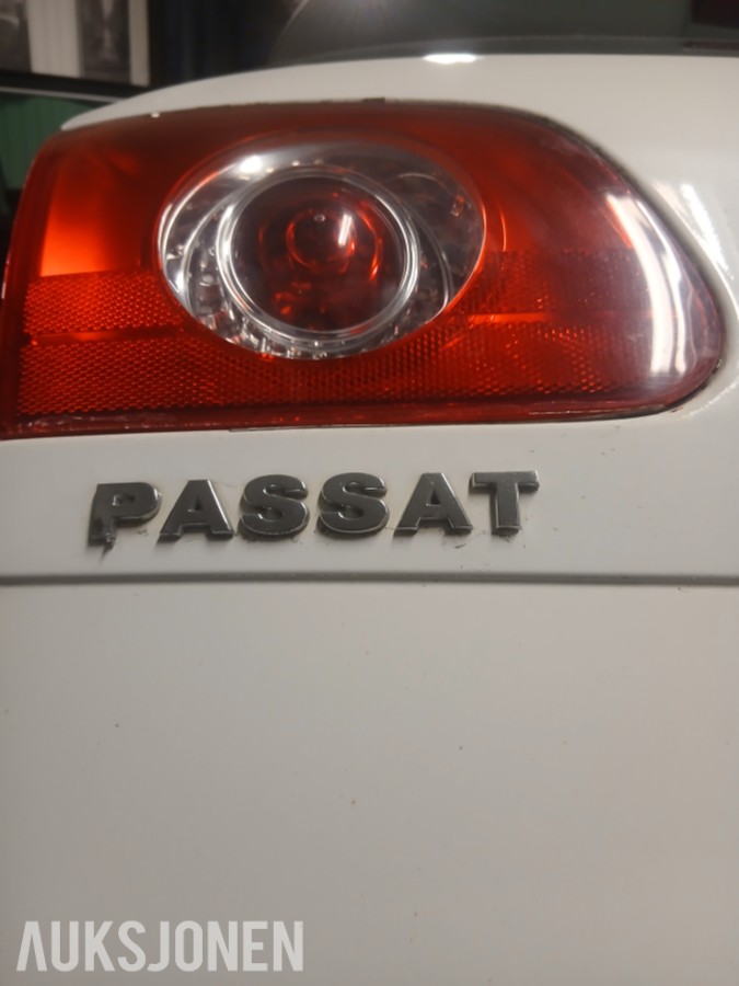 2010 Volkswagen PASSAT 2.0-140 D R-Line DSG / EU-OK til 09.2028 / H.feste