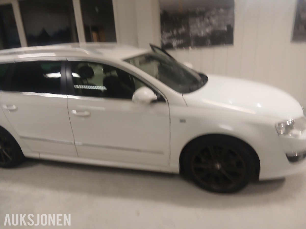 2010 Volkswagen PASSAT 2.0-140 D R-Line DSG / EU-OK til 09.2028 / H.feste