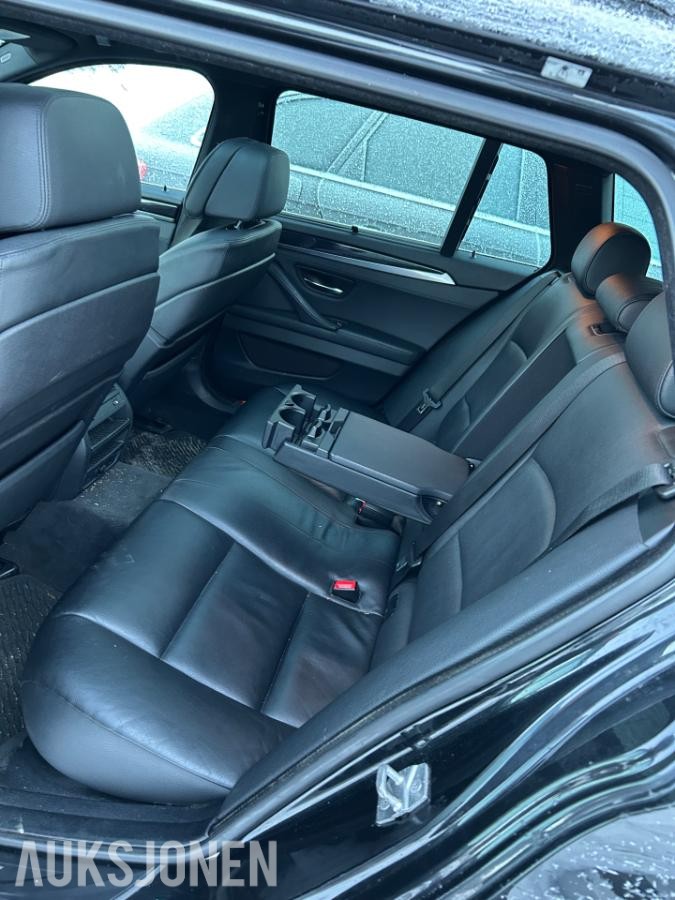 2011 BMW 520D 184HK AUTOMAT CRUISEKONTROLL HENGERFESTE