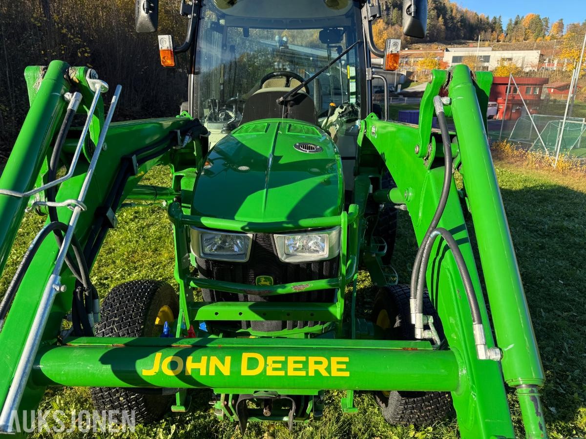 2021 John Deere 4066 Traktor