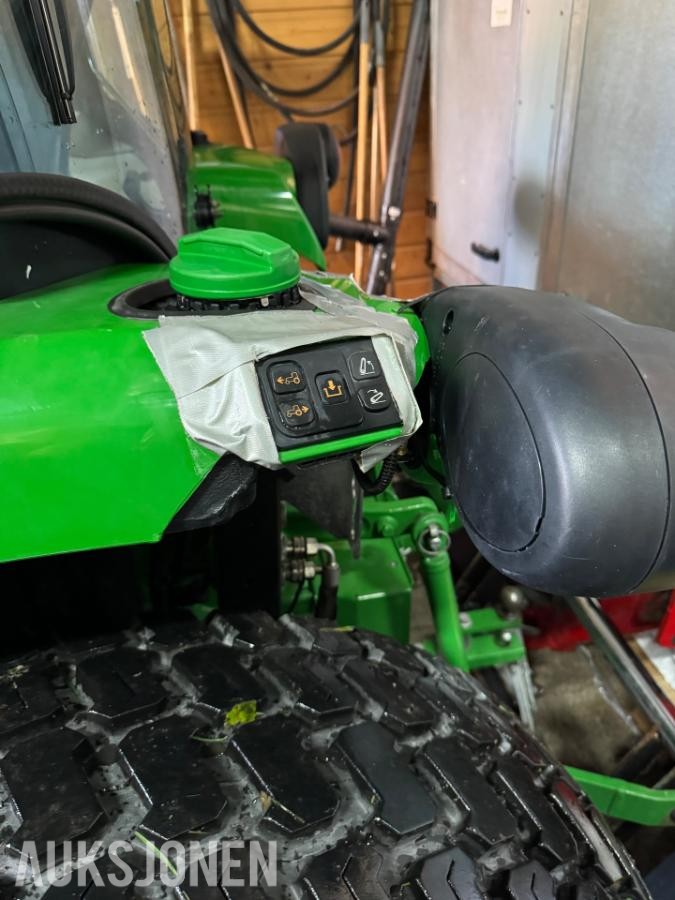 2021 John Deere 4066 Traktor