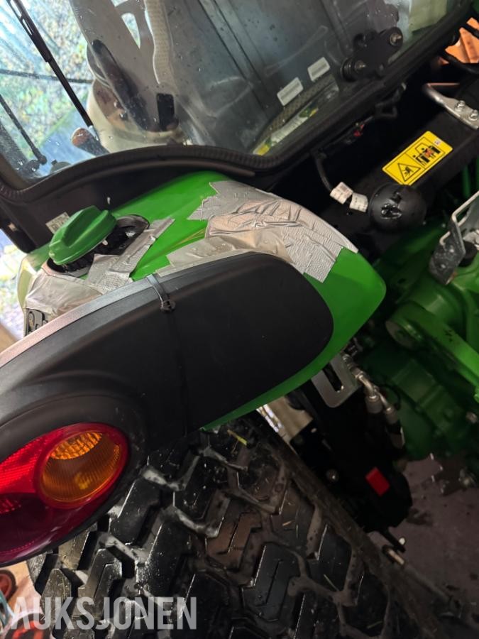 2021 John Deere 4066 Traktor