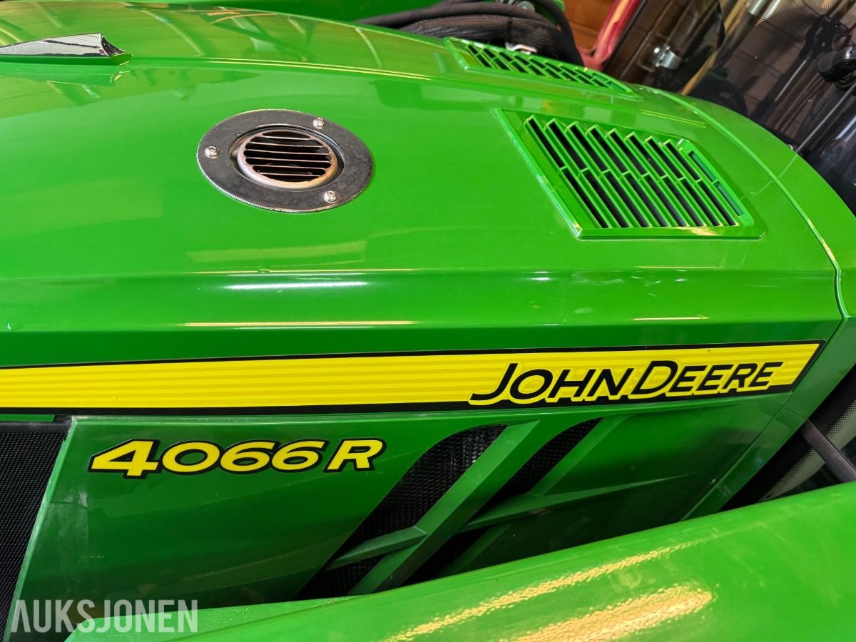 2021 John Deere 4066 Traktor