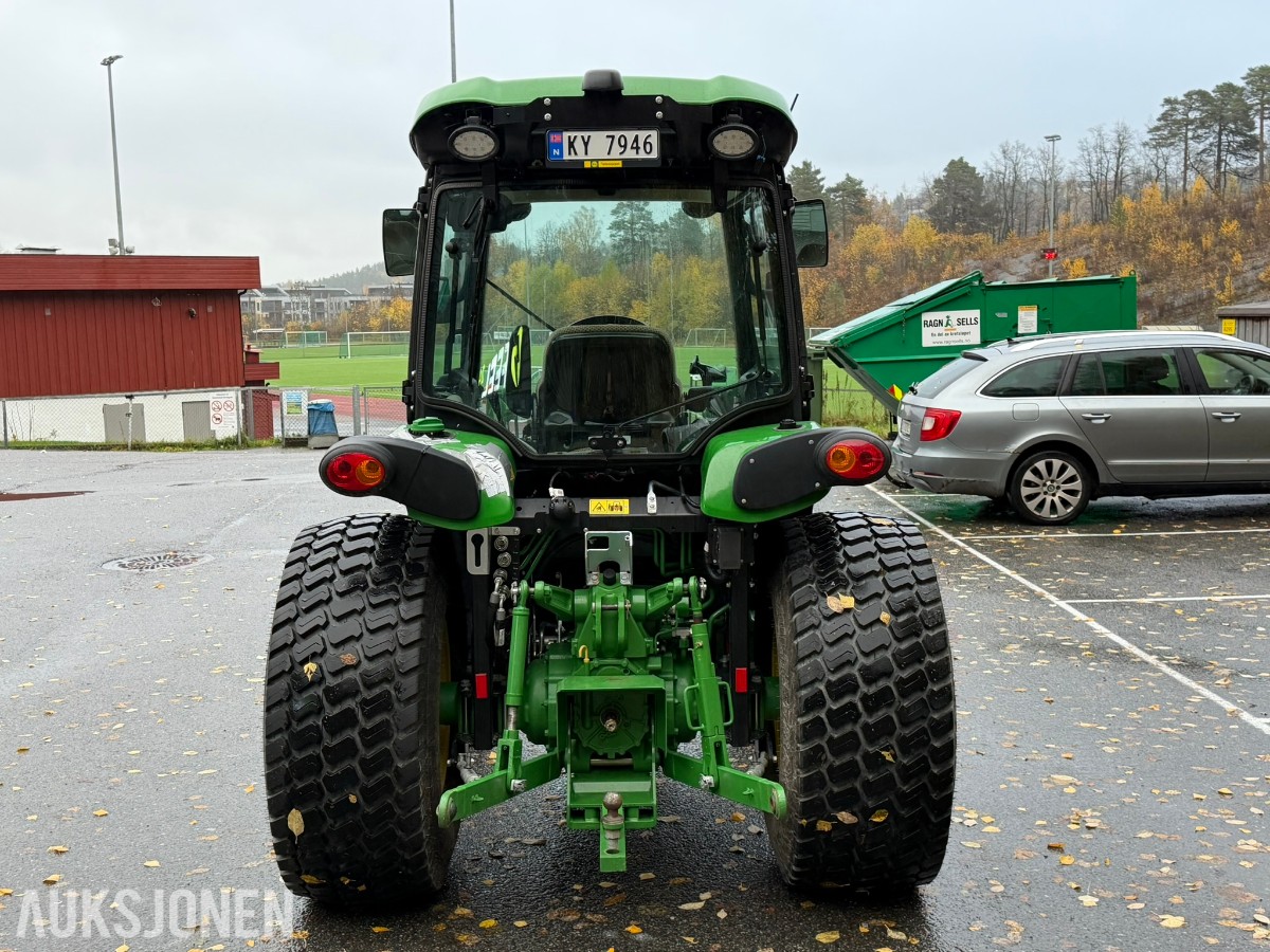 2021 John Deere 4066 Traktor