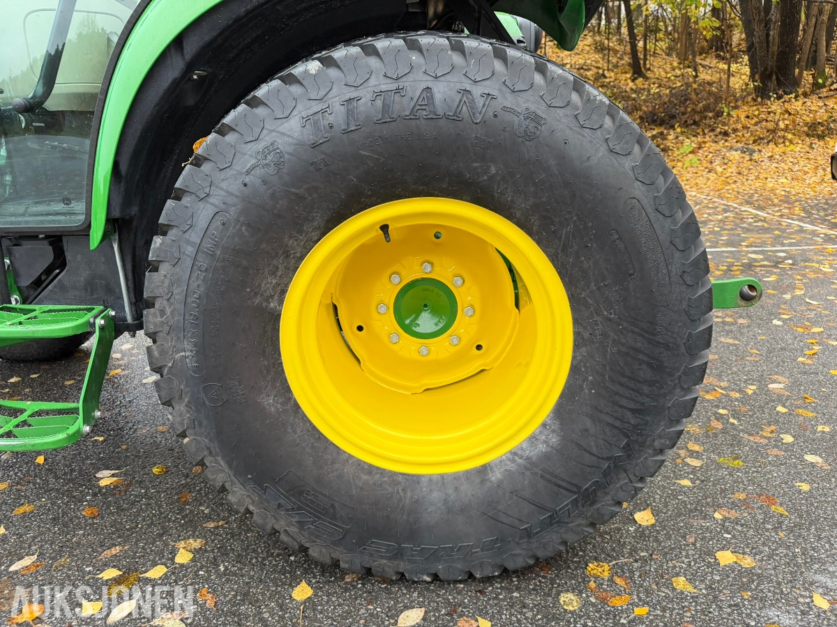 2021 John Deere 4066 Traktor