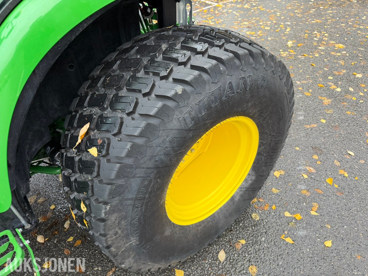 2021 John Deere 4066 Traktor
