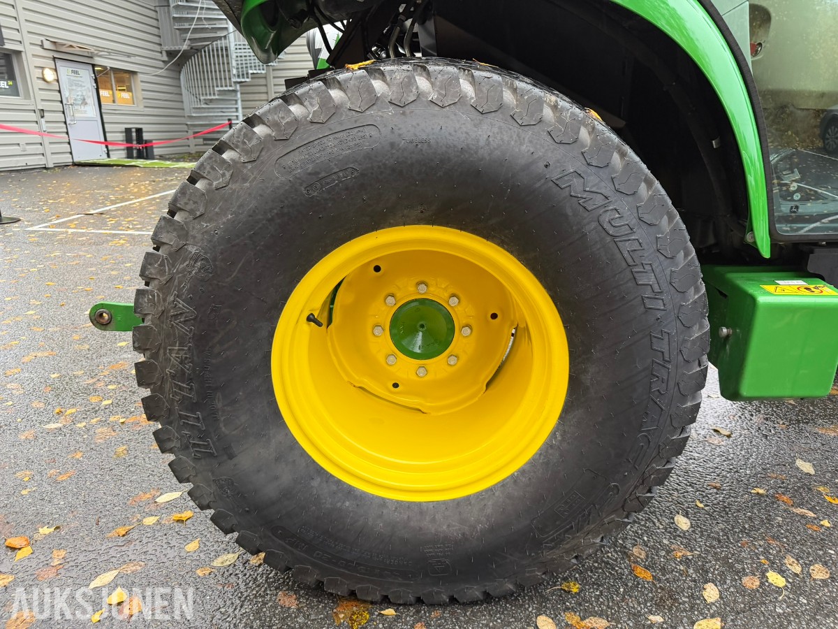 2021 John Deere 4066 Traktor