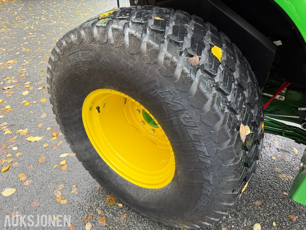 2021 John Deere 4066 Traktor