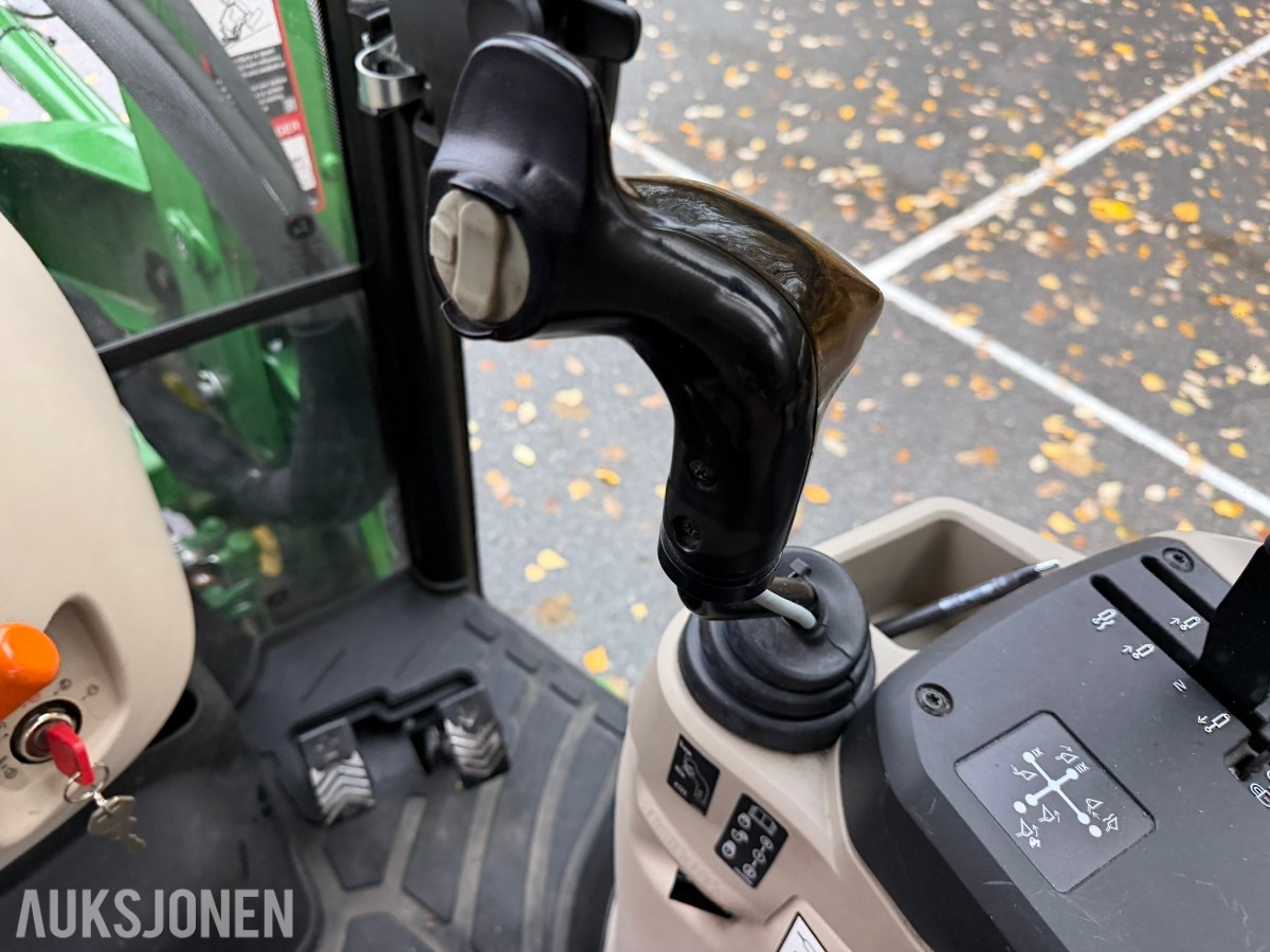 2021 John Deere 4066 Traktor