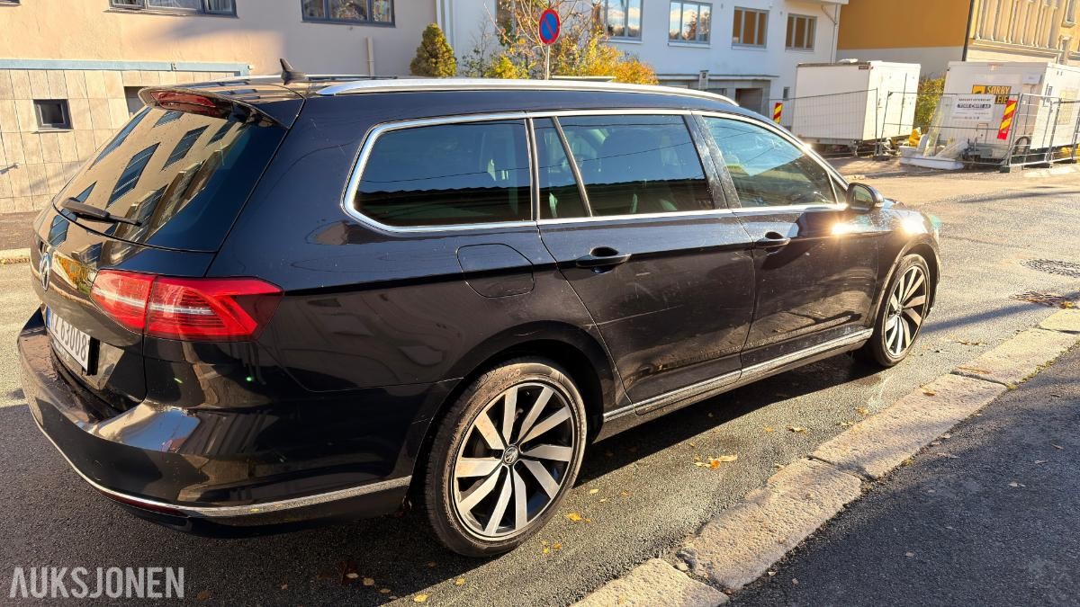 2015 Volkswagen Passat 1,6 TDI 120hk Highline Automat, Kamera, Adaptiv cruisekontroll