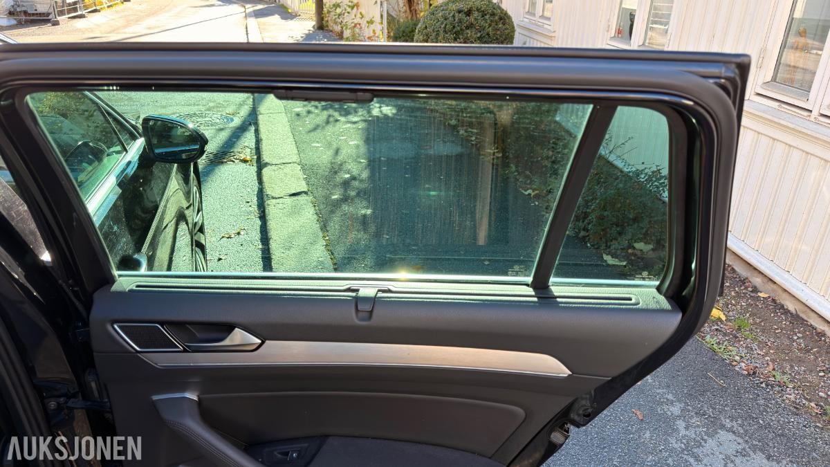 2015 Volkswagen Passat 1,6 TDI 120hk Highline Automat, Kamera, Adaptiv cruisekontroll