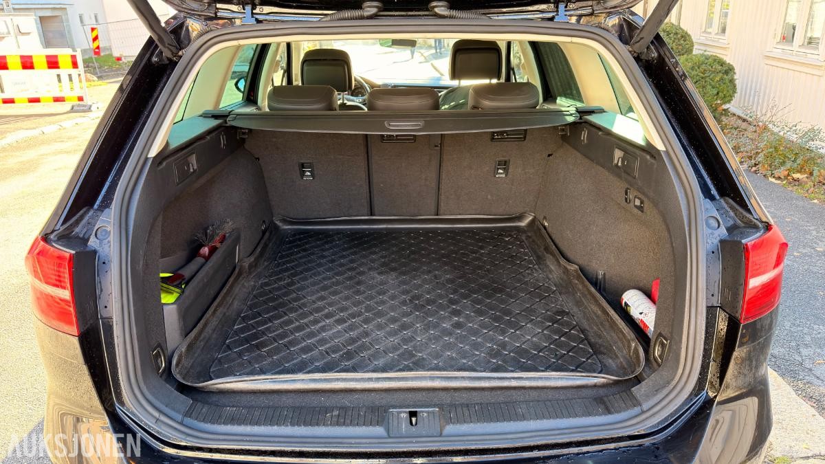 2015 Volkswagen Passat 1,6 TDI 120hk Highline Automat, Kamera, Adaptiv cruisekontroll