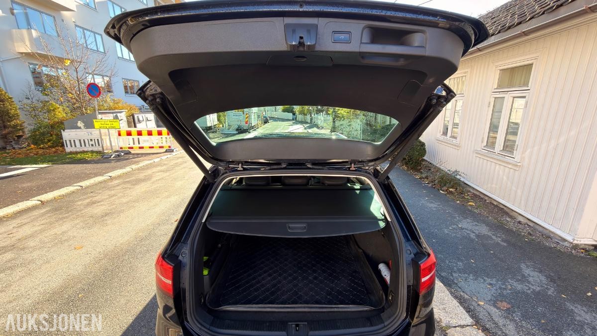 2015 Volkswagen Passat 1,6 TDI 120hk Highline Automat, Kamera, Adaptiv cruisekontroll