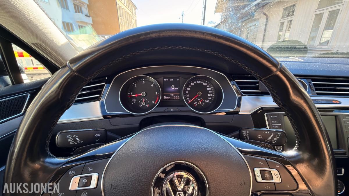 2015 Volkswagen Passat 1,6 TDI 120hk Highline Automat, Kamera, Adaptiv cruisekontroll