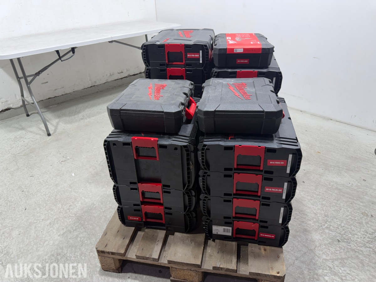 Parti Milwaukee transportkofferter og HD Boxes, uten innhold