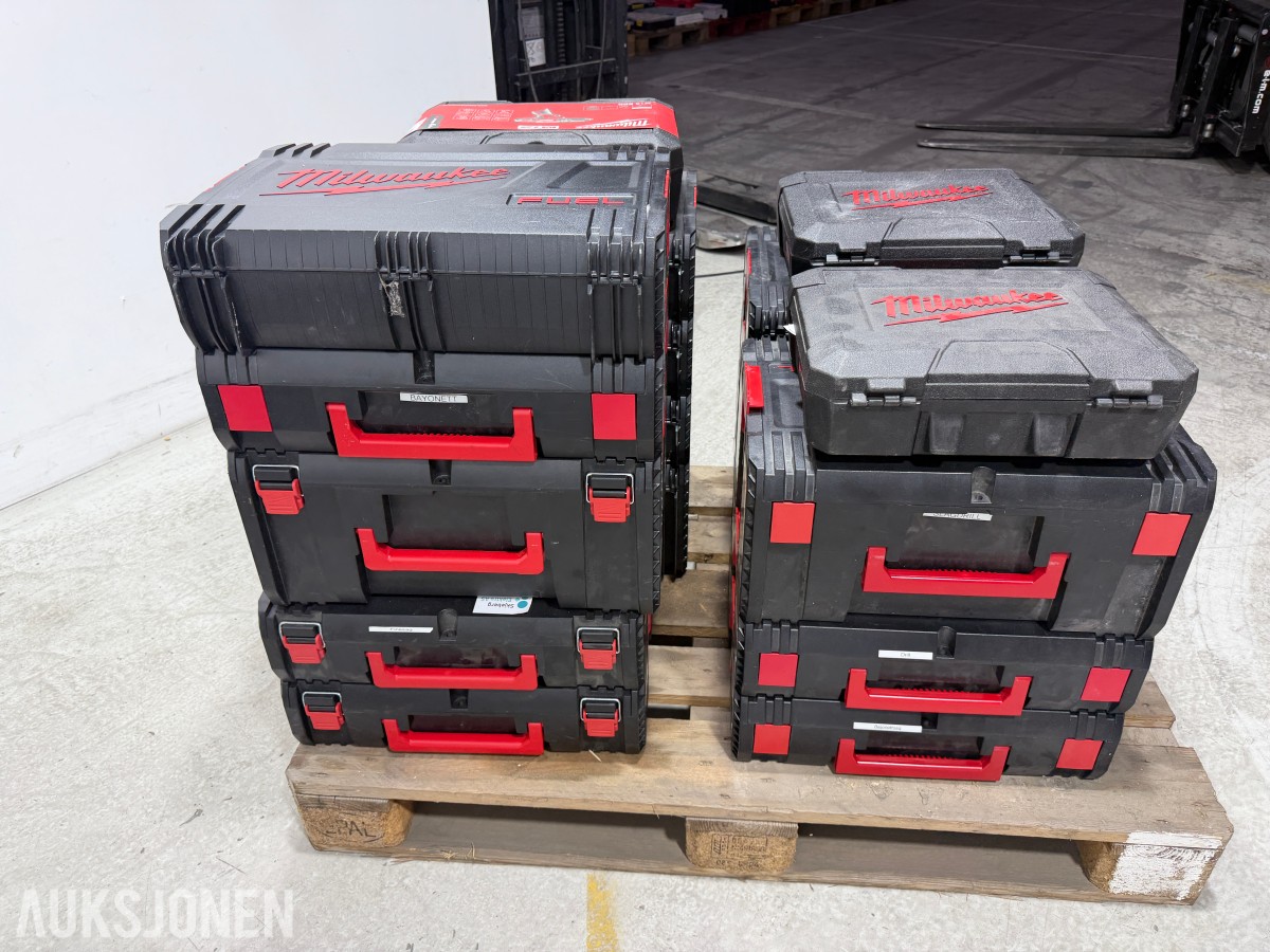 Parti Milwaukee transportkofferter og HD Boxes, uten innhold