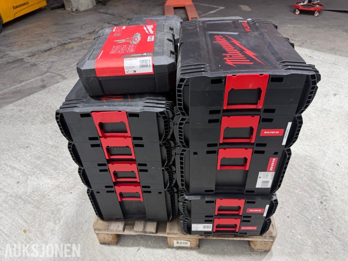 Parti Milwaukee transportkofferter og HD Boxes, uten innhold