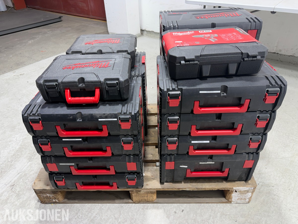 Parti Milwaukee transportkofferter og HD Boxes, uten innhold