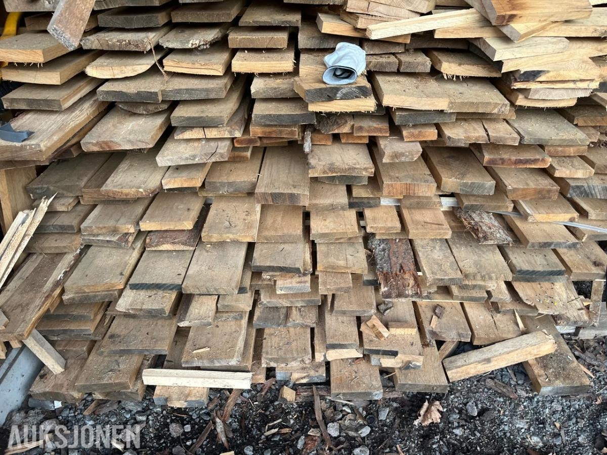 Eikeplanker selges samlet. Saget i 2023