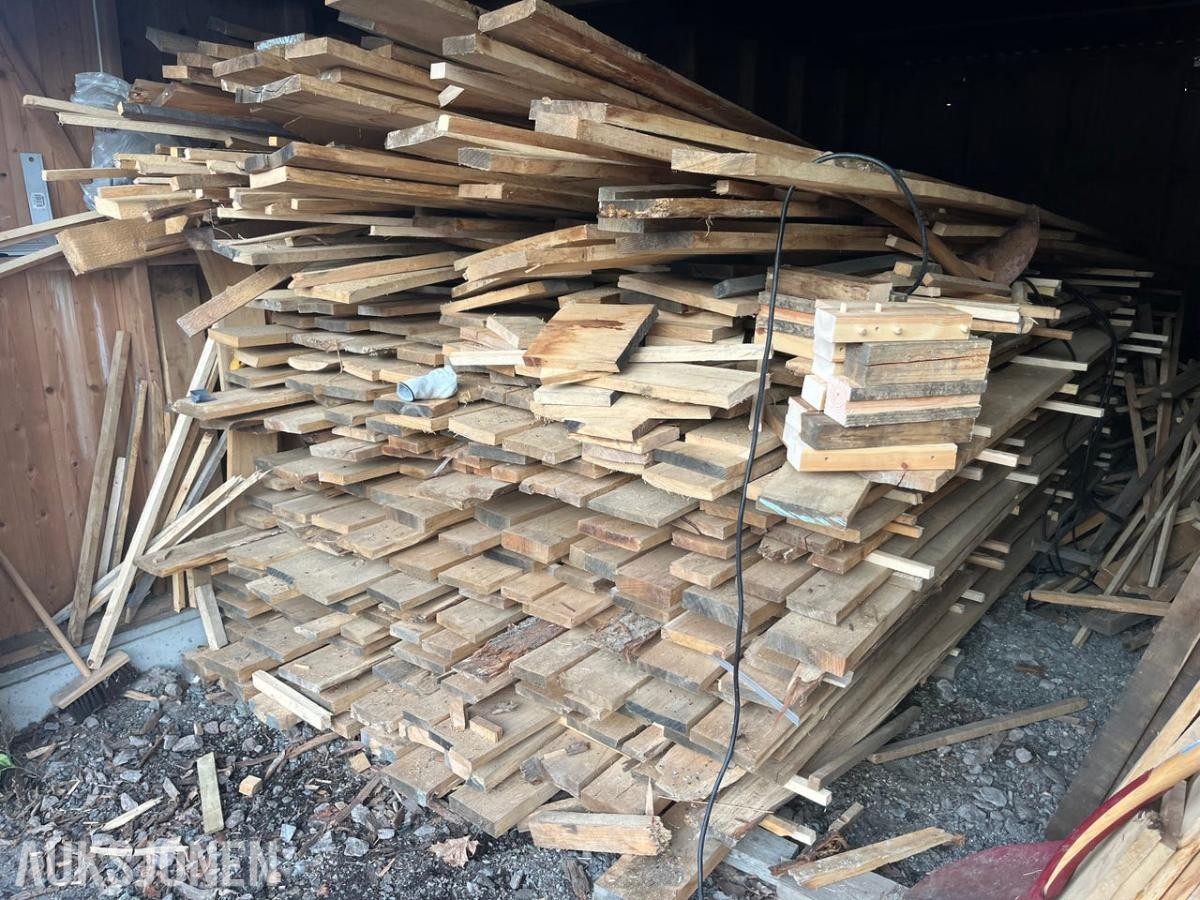 Eikeplanker selges samlet. Saget i 2023