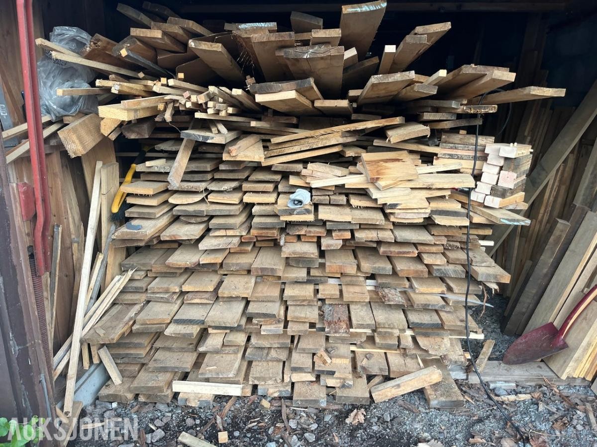 Eikeplanker selges samlet. Saget i 2023