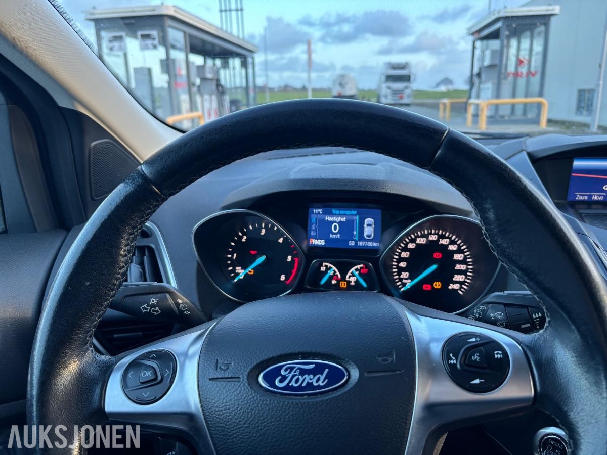 2015 FORD KUGA 2.0 TDCI 150HK AWD AUTOMAT SKINN HENGERFESTE