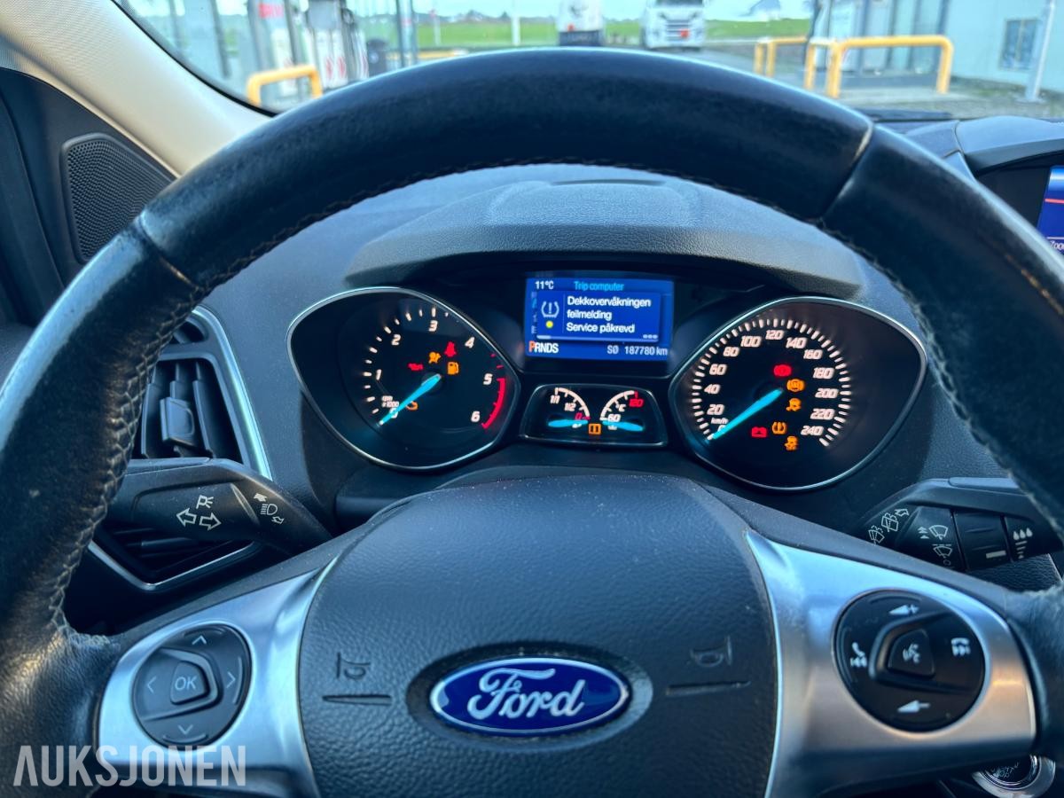 2015 FORD KUGA 2.0 TDCI 150HK AWD AUTOMAT SKINN HENGERFESTE
