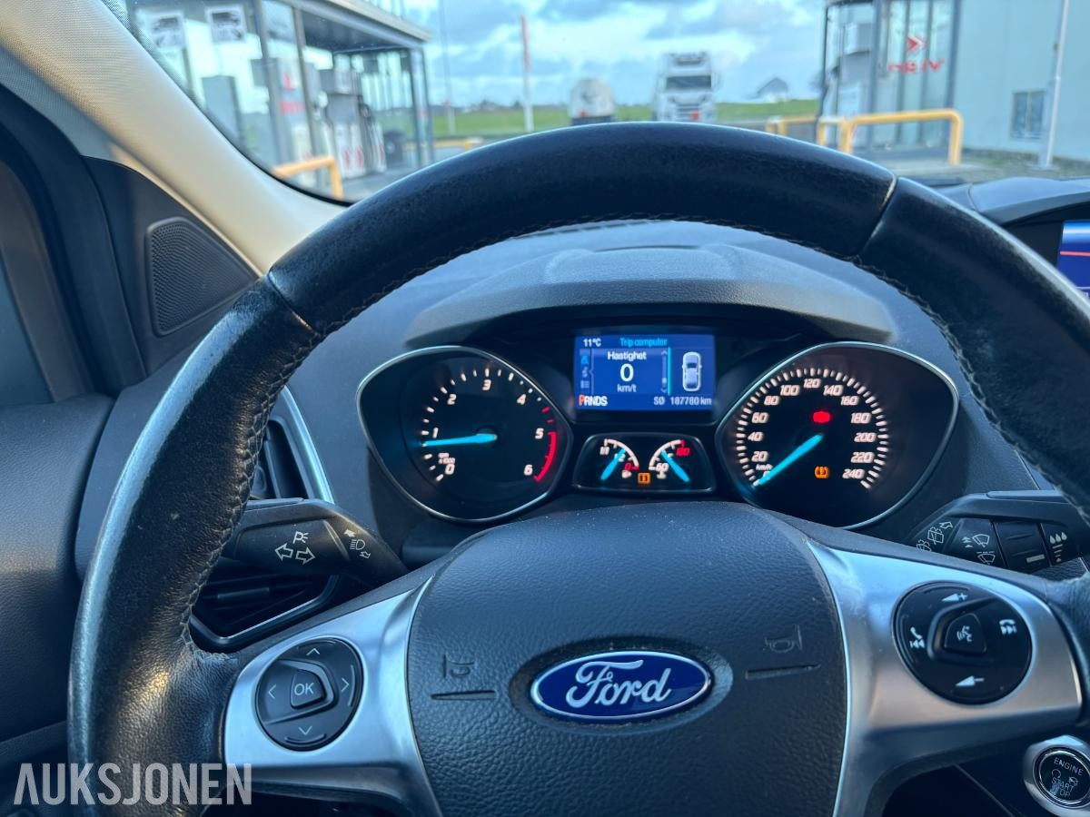 2015 FORD KUGA 2.0 TDCI 150HK AWD AUTOMAT SKINN HENGERFESTE